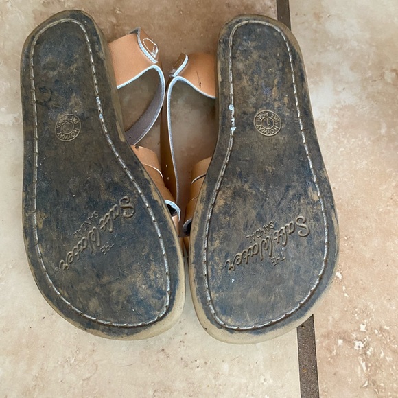 Salt Water Sandals - Little Kid Size 1 - Picture 9 of 11